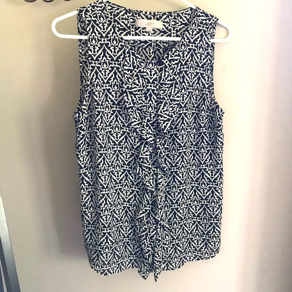 Black and white print LOFT sleeveless blouse